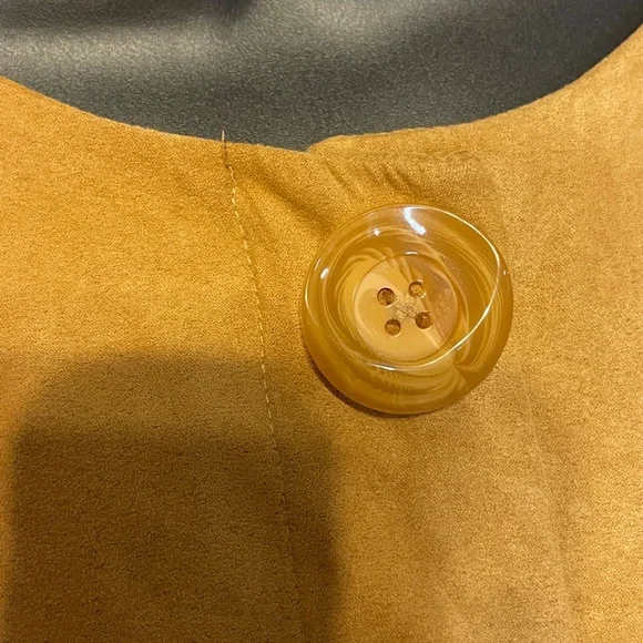 Studio Works Woman Suede Sweater/Coat with Magnetic Buttons -Size 18W - Picture 4 of 6